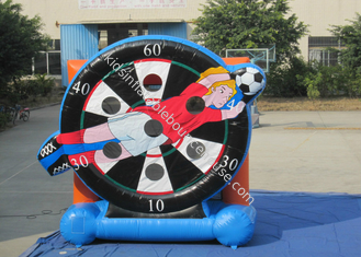ألعاب كرة قدم جذابة للأطفال قابلة للنفخ ، ساحة كرة قدم قابلة للنفخ 4 × 5 متر حسب الطلب